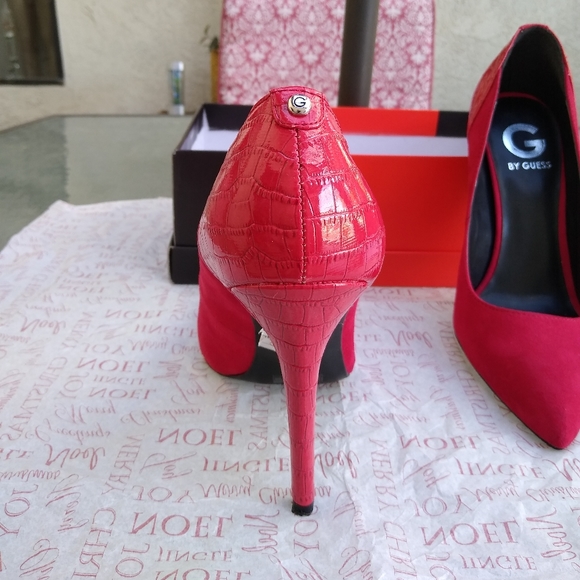 G By Guess Shoes - Picture 3 of 5